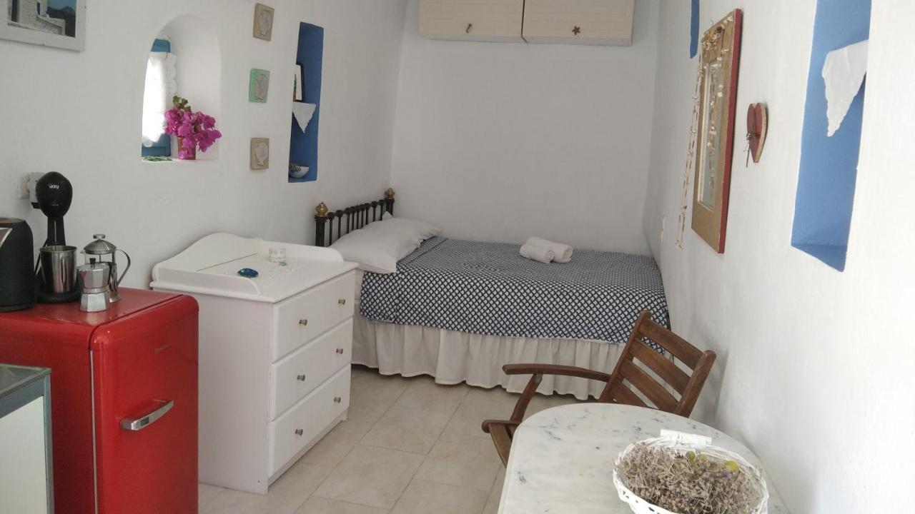 Traditional Renovated House In The Centre Of Anafi Exterior foto