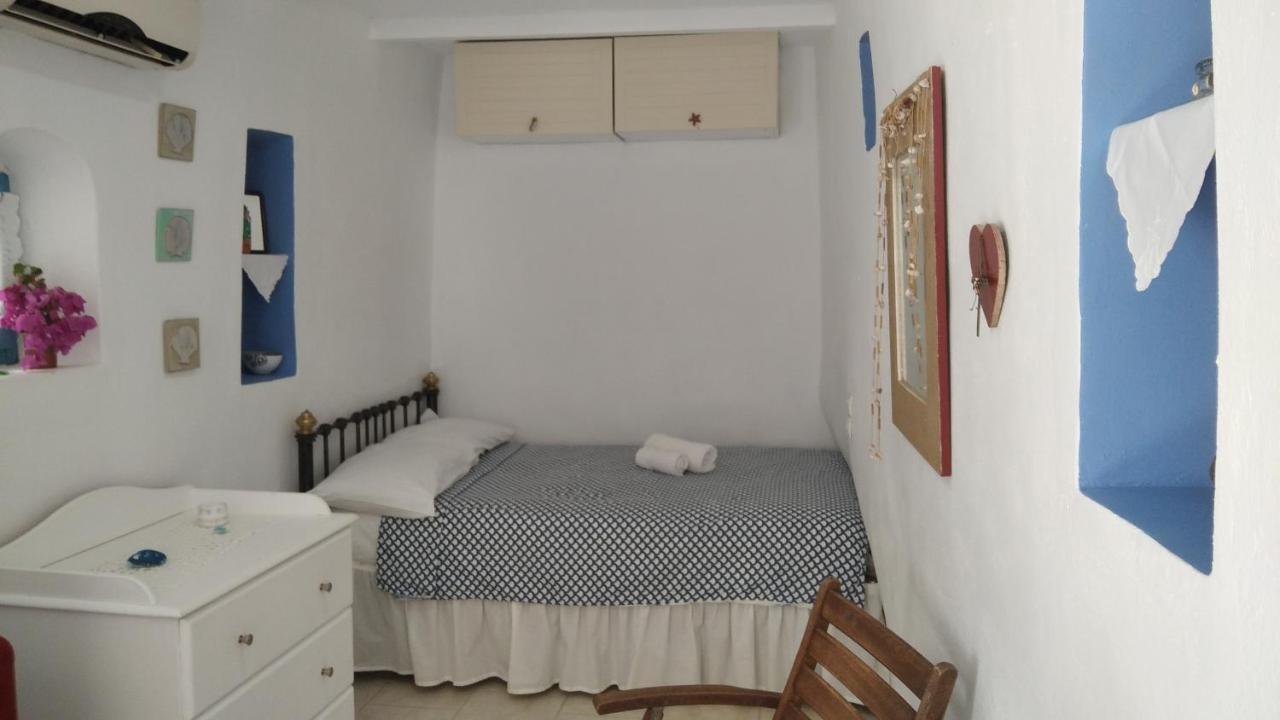 Traditional Renovated House In The Centre Of Anafi Exterior foto