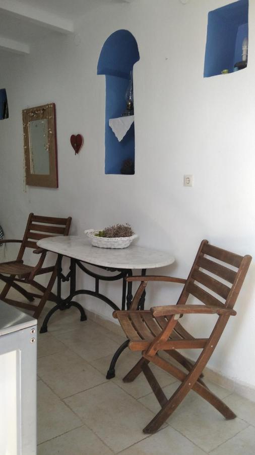 Traditional Renovated House In The Centre Of Anafi Exterior foto