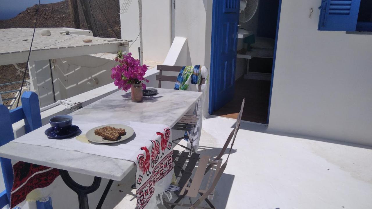 Traditional Renovated House In The Centre Of Anafi Exterior foto